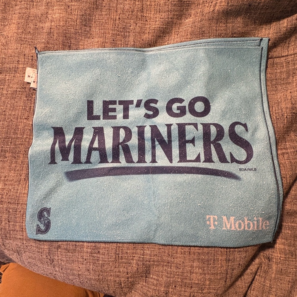 Seattle Mariners rally towel